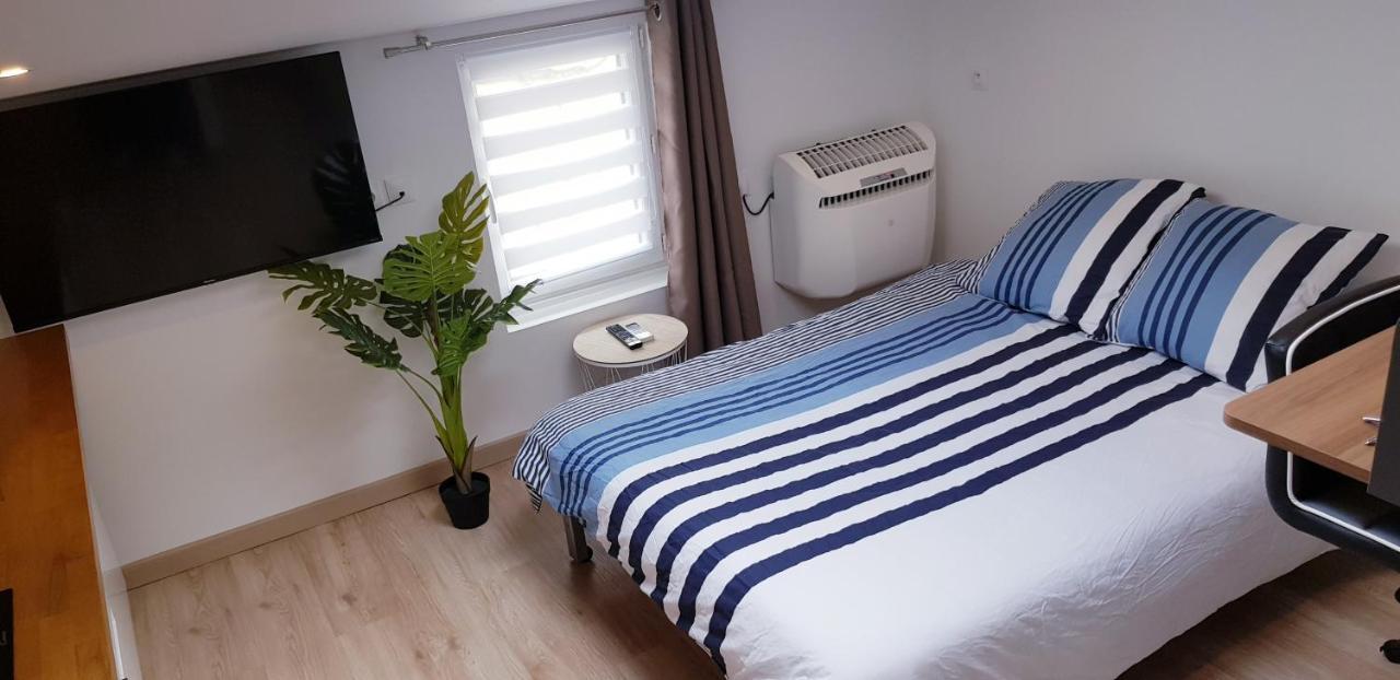 Escapade Niortaise - Studios Climatises Hyper-Centre De Niort Zewnętrze zdjęcie